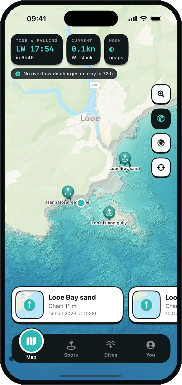 The Aspetto map on iPhone: shaded seabed relief off Looe, with tide, current and moon readouts at the top